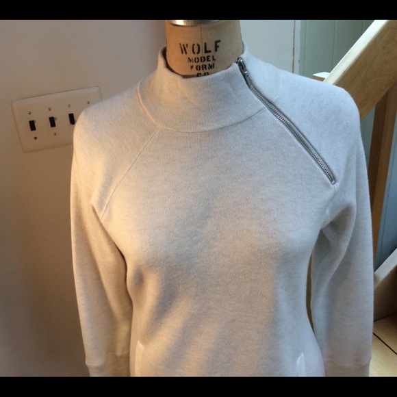 Sweater - Picture 2 of 7